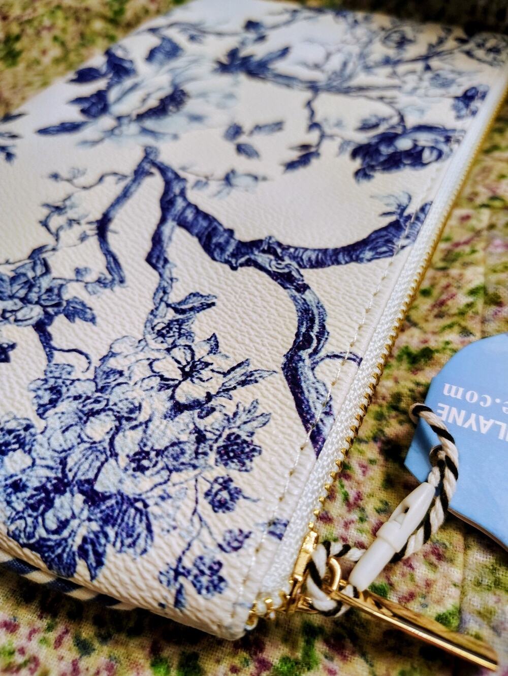 NWT Hi Peach Layne Travel Blue N White Flower Large Zipper Pouch Makeup Bag